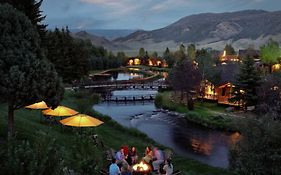 Rustic Inn Creekside